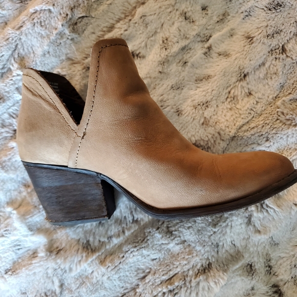 Steve Madden Adelphie leather cutout, pointed toe ankle boots women's size 6.5 - Picture 4 of 13
